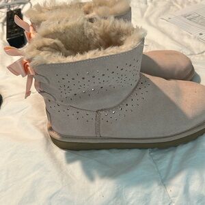 Light pink Uggs